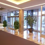 Ikar فندق