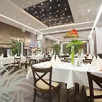 فندق Ikar